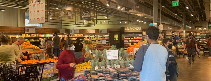 Sacramento Natural Foods Co-op is one of zero waste bulk stores.