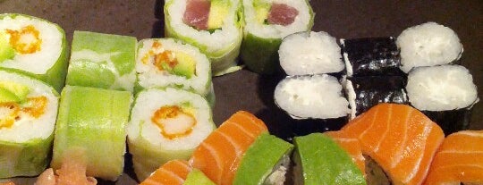 Sushi Shop is one of Japos probados y aprobados.