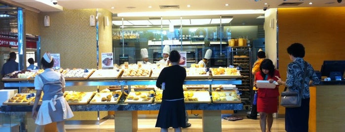 BreadLife モダンのパン is one of Tempat yang Disukai Sie.