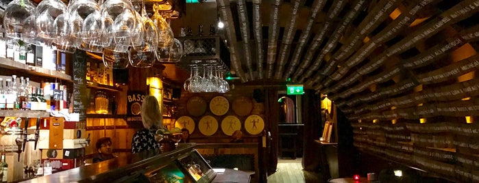 Dingle Whiskey Bar is one of Food & Fun - Dublin.