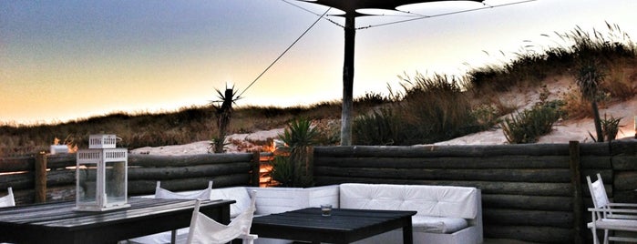 Casablanca Beach Lounge is one of Locais curtidos por Sofia.