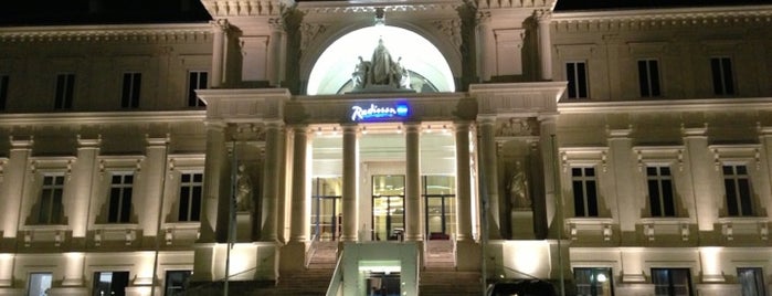 Radisson Blu Hotel is one of Tempat yang Disukai Dmitry.