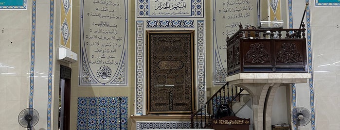 Masjid Al-Ansar Taman Keramat is one of Masjid Dan Surau.