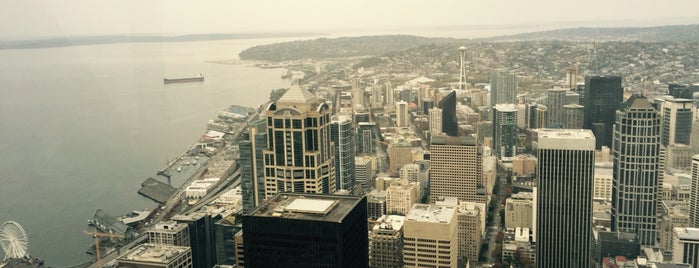 Columbia Center Observation Deck is one of Dørteさんのお気に入りスポット.
