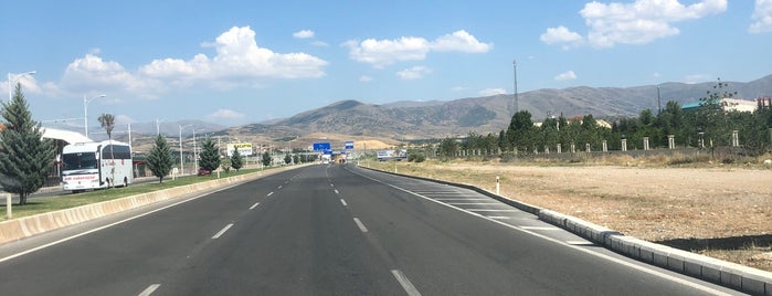 İnönü Üniversitesi Diş Hekimliği Fakültesi is one of Tempat yang Disukai Elif.