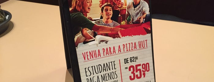 Pizza Hut is one of Lugares legais :).