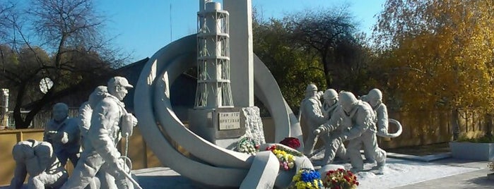 Меморіал загиблим ліквідаторам / Liquidators Memorial is one of Yaron: сохраненные места.