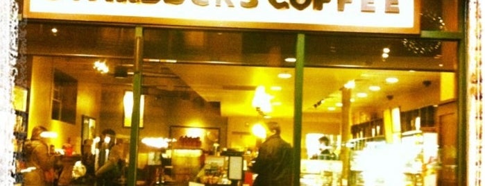 Starbucks is one of Orte, die Robert gefallen.