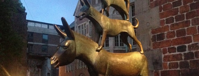 Bremen Town Musicians is one of Sevgiさんの保存済みスポット.