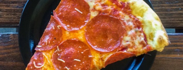 Martolli's Hand Tossed Pizza is one of Southern Oregon Approved.
