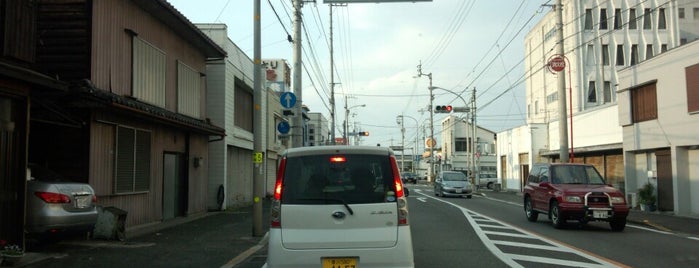 港通交差点 is one of 愛媛県東予地方の交差点.