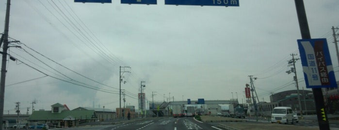 中之庄町交差点 is one of 愛媛県東予地方の交差点.