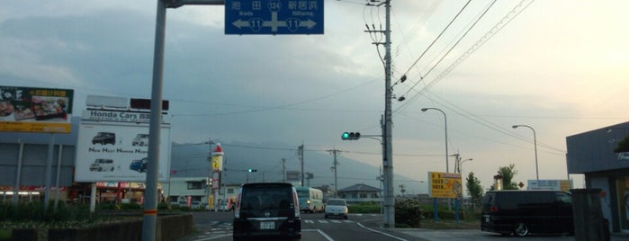 一貫田 交差点 is one of 愛媛県東予地方の交差点.