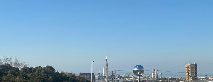 三島川之江インター高速バス停 is one of 松山自動車道.