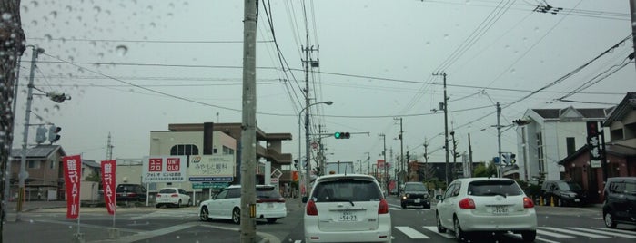 宇高町1丁目交差点 is one of 愛媛県東予地方の交差点.