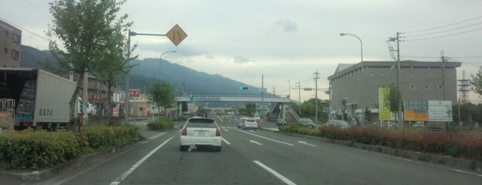 下秋則 交差点 is one of 愛媛県東予地方の交差点.