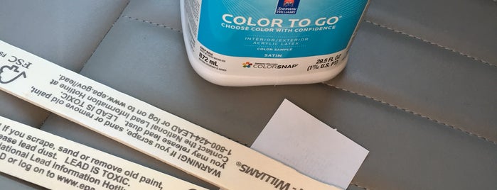 Sherwin-Williams Paint Store is one of Enriqueさんのお気に入りスポット.
