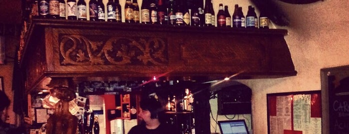 Patrick's Irish Bar is one of Lugares favoritos de Carl.