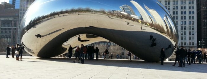 Cloud Gate by Anish Kapoor (2004) is one of Chicago 2011.