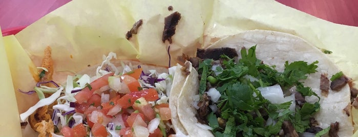 Don Ladis Taco Shop is one of Locais curtidos por Lydia.