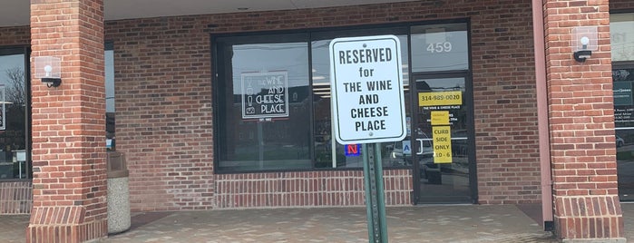 The Wine & Cheese Place is one of STL Beer Stores.