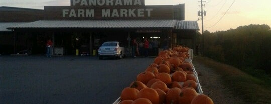 Panorama Orchards Farm Market is one of Foodie Haven.