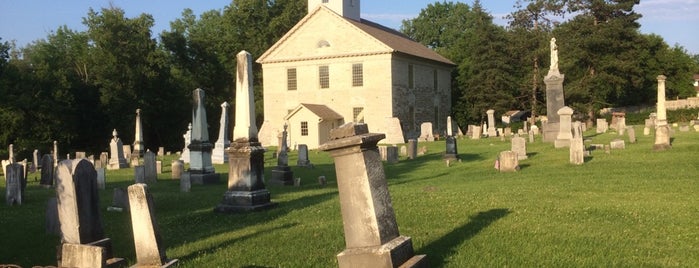 fort herkimer church is one of Orte, die Lizzie gefallen.