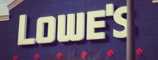Lowe's is one of Scottさんのお気に入りスポット.