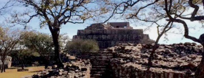 Zona Arqueológica “Cañada de la Virgen” is one of SMA + GTO.