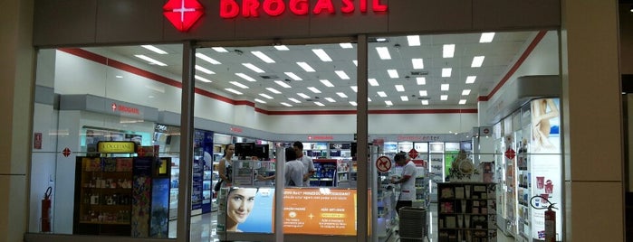 Drogasil is one of Rafael'in Beğendiği Mekanlar.