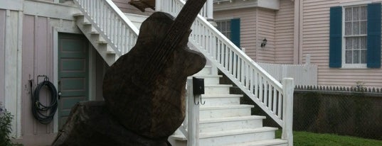 Guitar Tree Sculpture is one of GALVESTON ROADTRIP 2023.