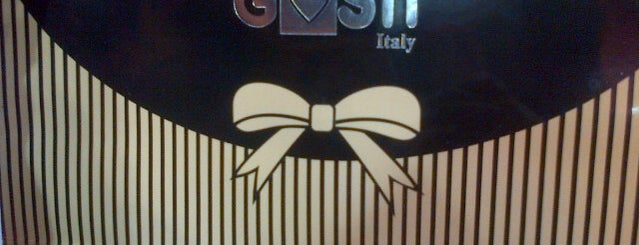 Gosh Shoes is one of Kicks Badge (Indonesia).