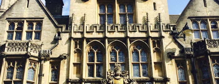 Oxford is one of David'in Beğendiği Mekanlar.