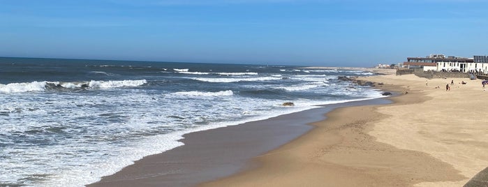 Praia da Granja is one of Praias.