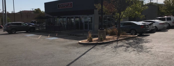 Chipotle Mexican Grill is one of vegan san marcos.