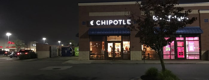 Chipotle Mexican Grill is one of Southfield Lunch.
