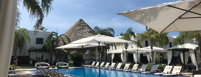 Las Terrazas Resort is one of Belize🌊🍹.