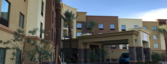 Hampton Inn & Suites Tempe/Phoenix Airport is one of Hotels that I stayed.