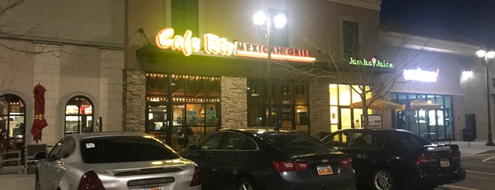 Cafe Rio Mexican Grill is one of สถานที่ที่ Jordan ถูกใจ.