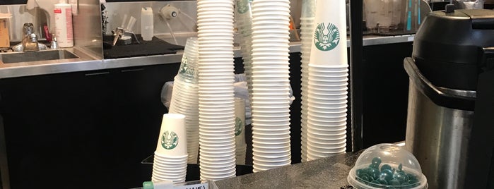 Starbucks is one of Justin'in Beğendiği Mekanlar.