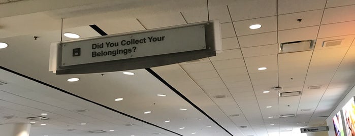 TSA Pre✔️ is one of Orte, die Lizzie gefallen.