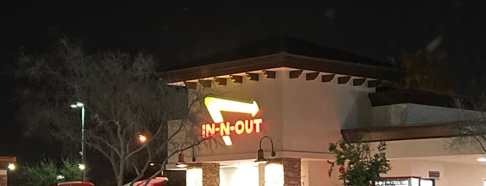 In-N-Out Burger is one of lugares visitados.