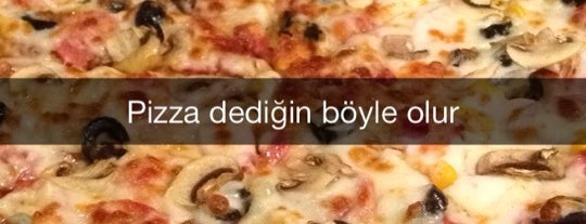 Bronzo Pizza is one of Lugares favoritos de Nazlı.