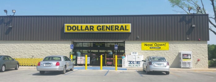 Dollar General is one of Tempat yang Disukai Nancy.