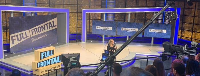 Full Frontal with Samantha Bee Studio is one of Lieux qui ont plu à Shawn.