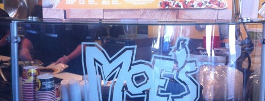 Moe's Southwest Grill is one of Tempat yang Disukai Noelia.
