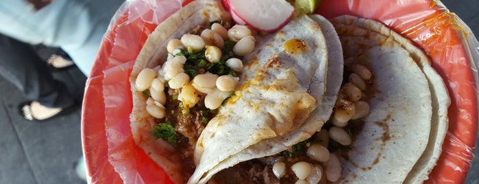 Tacos Lucio y Cande is one of Los #BBBdeTazy en comida.