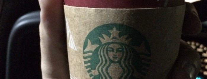 Starbucks is one of Posti che sono piaciuti a Francisco.