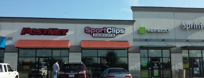 Sport Clips Haircuts of Roanoke is one of สถานที่ที่ Terry ถูกใจ.