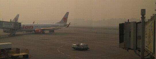 Bandar Udara Internasional Hang Nadim (BTH) is one of Indonesia's Airport - 1st List..